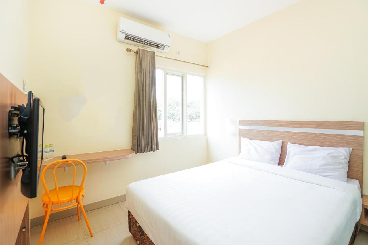 Pratisarawirya Guesthouse By Ecommerceloka Surabaya Exterior foto