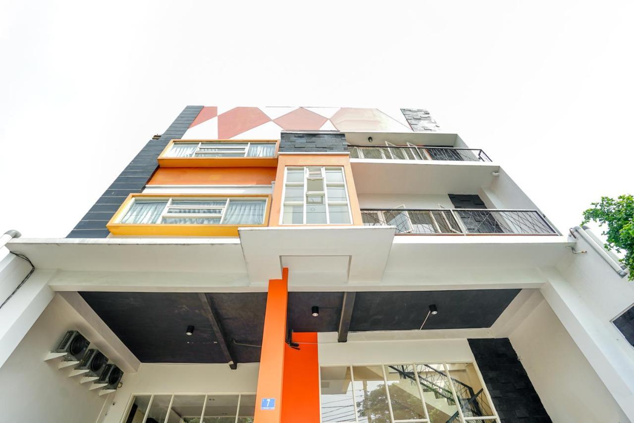 Pratisarawirya Guesthouse By Ecommerceloka Surabaya Exterior foto