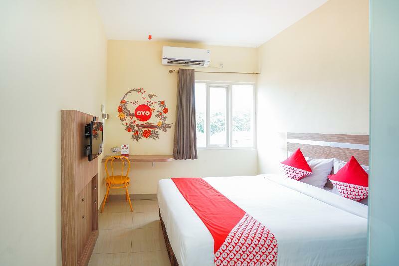 Pratisarawirya Guesthouse By Ecommerceloka Surabaya Exterior foto